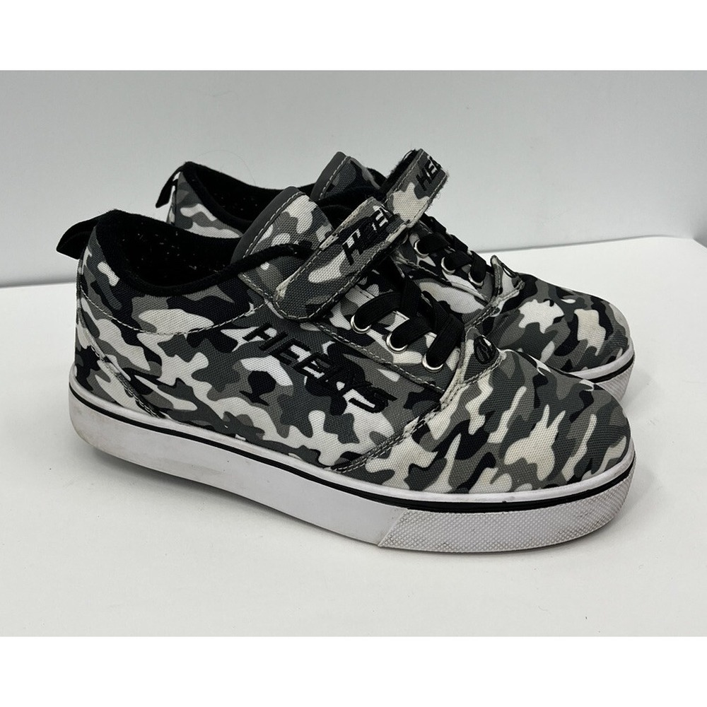 Heelys Shoes Youth Size 4 Charcoal Gray Camo Skateboarding Shoes 2 Wheels